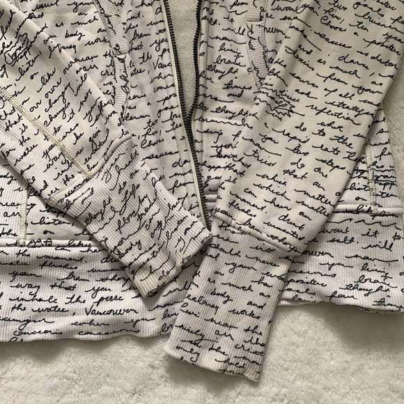 Lululemon scuba size 4 - Picture 3 of 4